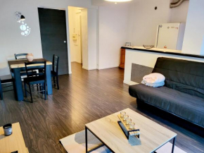 Bel Appartement 2 pièce en plein centre dans le vieux quartier.